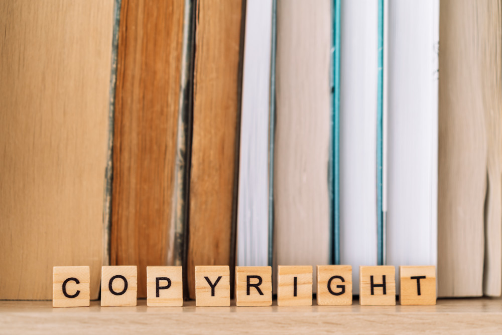 Les enjeux du droit d’auteur à l’ère numérique : un défi pour les créateurs et les utilisateurs