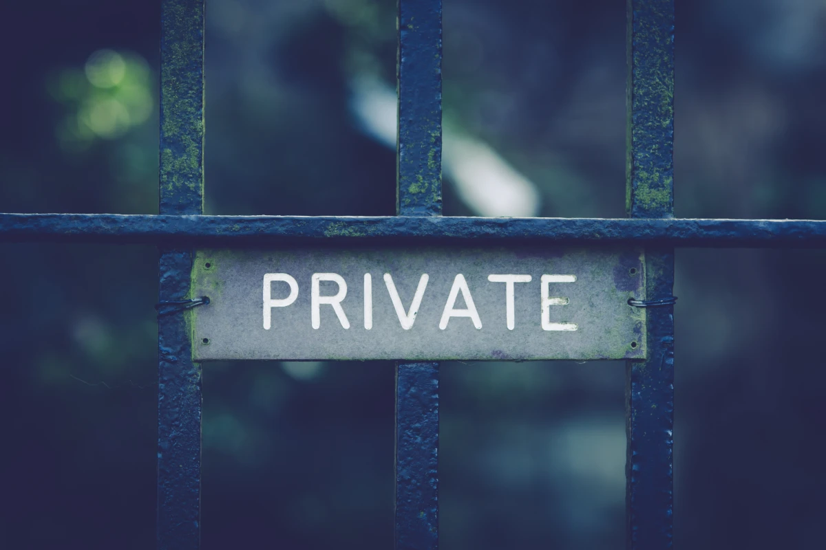 La vie privée à l'épreuve du télétravail : quels garde-fous juridiques ?
