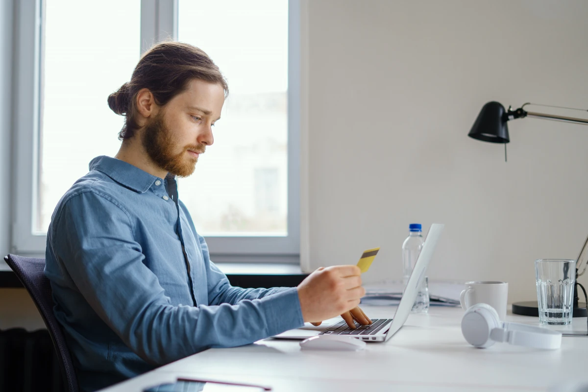 Le droit à l'oubli numérique : la quête d'une seconde chance dans l'ère digitale